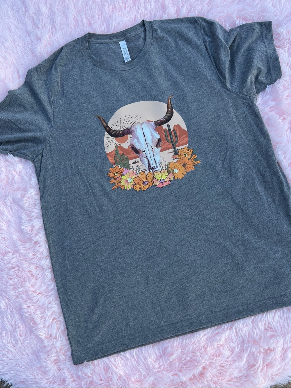 🍎2/$12🍎 Gray Graphic Tee with Southwestern Skull & Flowers - DTF - S0048T